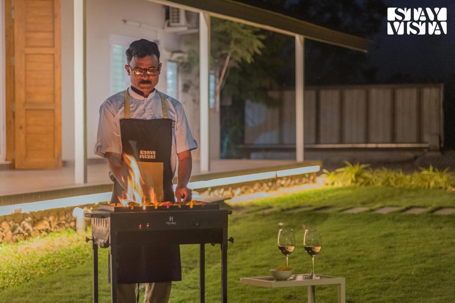 Stayvista'S Silver Grove - Serene Haven With Expansive Lawn & Terrace Nashik Exterior photo